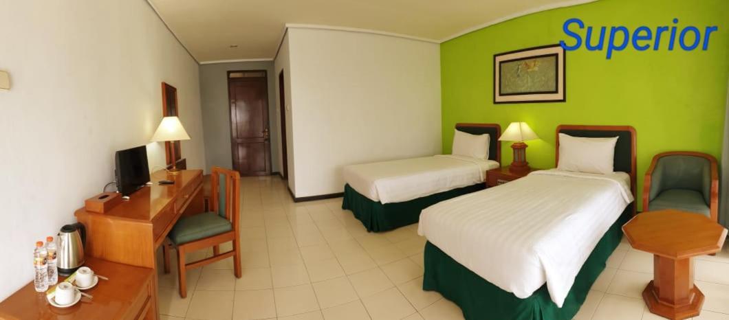 Grand Whiz Hotel Bromo Exterior photo