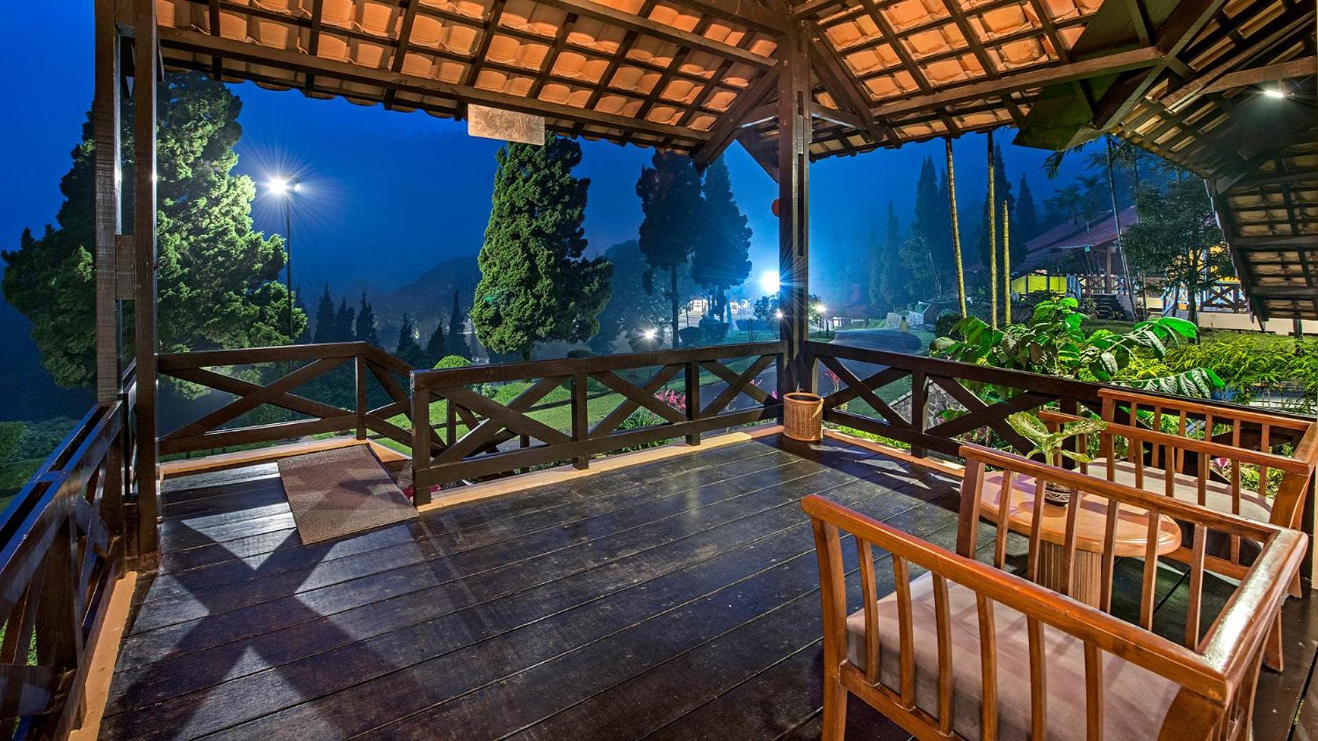 Grand Whiz Hotel Bromo Exterior photo