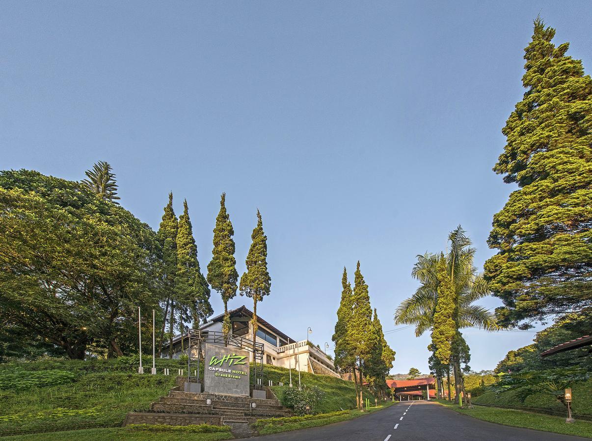 Grand Whiz Hotel Bromo Exterior photo
