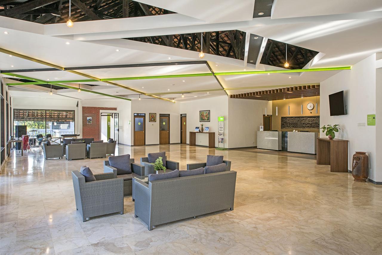 Grand Whiz Hotel Bromo Exterior photo